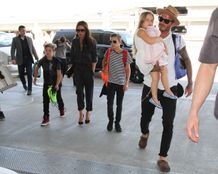 夏休みを楽しんだベッカム一家が帰国