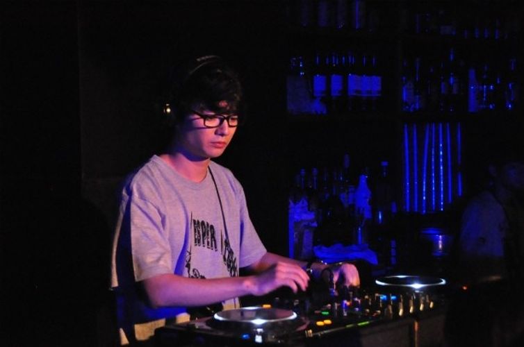 染谷将太、シモネタ飛び交う熱い夜にDJデビュー！