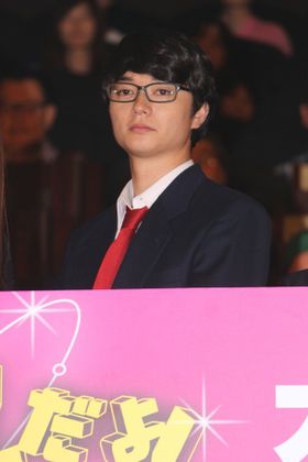 染谷将太、女装が2年前より劣化した!?