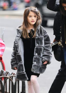 スプレーでなにかを描いている姿を撮影されたスリ