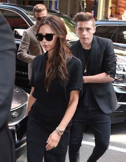 母ヴィクトリアと一緒にニューヨークに現れたブルックリン・ベッカム