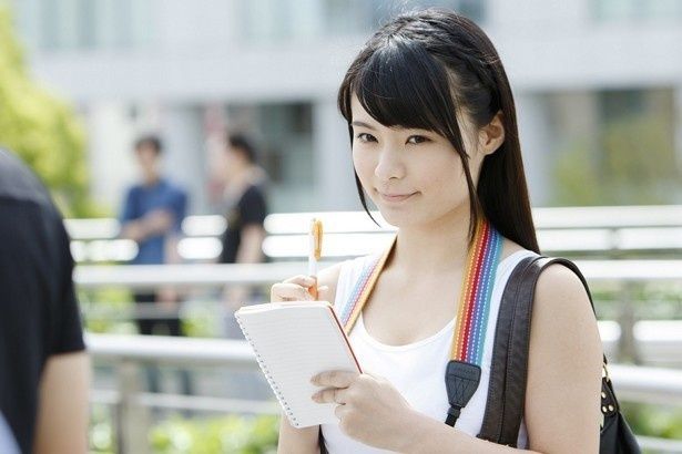 新聞記者・タエコを演じた星名美津紀