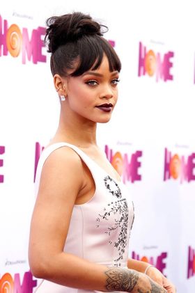 テイラー・スウィフトの“友達軍団”には入らないと明言したリアーナ