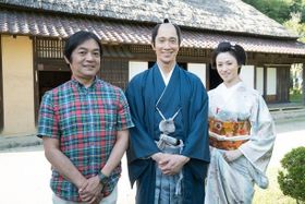 『超高速！参勤交代』の続編ロケで福島を訪れた佐々木蔵之介、深田恭子、本木克英監督