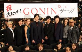 初日舞台挨拶に登場した石井隆監督、安藤政信、土屋アンナ、東出昌大、桐谷健太、柄本佑、福島リラ、竹中直人（写真左から）