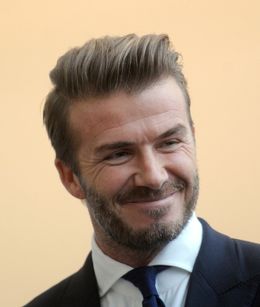 ニューヨークで友人らとディナーを楽しんでいたデビッド・ベッカム