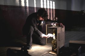 36歳の平凡な家具職人ゲオルク・エルザーが、時限爆弾でヒトラー暗殺を試みた事件を描く