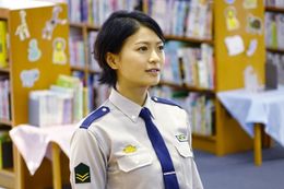 榮倉奈々演じるヒロイン・笠原郁。勝ち気だけど恋愛に奥手なところがカワイイ！