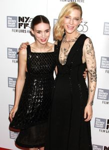 第53回ニューヨーク映画祭に登場したケイト・ブランシェットとルーニー・マーラ