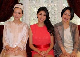 春香クリスティーン、橋本マナミ、犬山紙子(左から)がお色気トークを繰り広げた