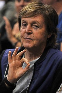 存命中の人物で2番めにサインに高値がついているポール・マッカートニー