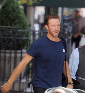 新恋人とのデート姿をキャッチされたクリス・マーティン