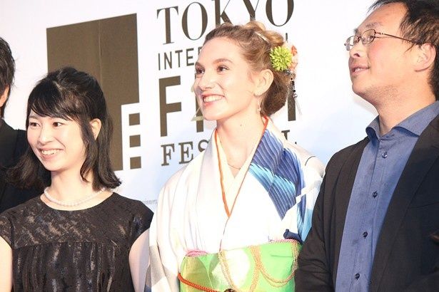 『さようなら』主演のブライアリー・ロング。斬新な着物姿でインパクト大！
