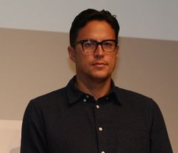 キャリー・フクナガ監督。先日のレッドカーペットでもそのイケメンぶりで注目を浴びていた