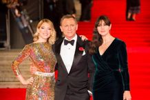 華やかな衣装に身を包んだダニエル・クレイグ、モニカ・ベルッチ、レア・セドゥ
