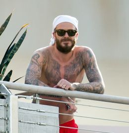 全身にタトゥーを入れているデビッド・ベッカム