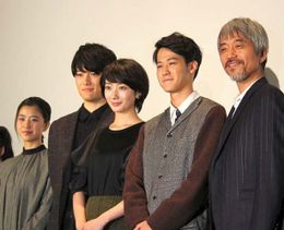 黒島結菜、入江甚儀、波瑠、葉山奨之、小市慢太郎らが登壇(左から)