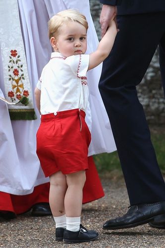 ジョージ王子、2歳にしてトラクターの運転に夢中！