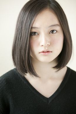 透明感あふれる白い肌が印象的！『人狼ゲーム クレイジーフォックス』出演の萩原みのり