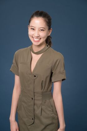 かわきた・まゆこ　1991 年11 月 28 日生まれ。「ヒルナンデス！」（金曜日レギュラー　昼11.55日本テレビ系）、ネットドラマ「アンダーウェア」（Netflix）などに出演中。