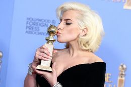 ゴールデン・グローブ賞で女優賞を受賞したレディー・ガガ