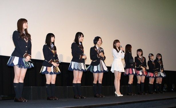 この日登壇したHKT48のメンバーは9人