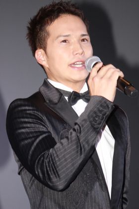 過呼吸ギリギリの熱演を見せた市原隼人