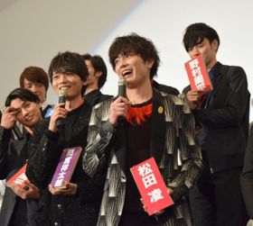 「ライチ☆光クラブ」の初日舞台あいさつに登壇した野村周平、古川雄輝、間宮祥太朗(写真前列左から)