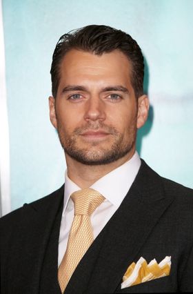 19歳の女性と交際しているというヘンリー・カヴィル