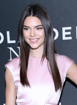 眉毛がなくなることを心配しているというケンダル・ジェンナー