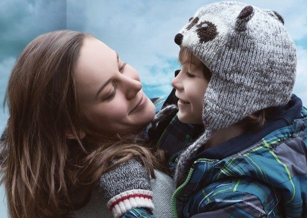 【写真を見る】拉致監禁され、子供を産んだ女性の魂の再生を描く『ルーム』