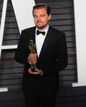 念願のオスカー受賞を果たしたレオナルド・ディカプリオ