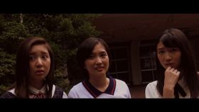 カメラが近づくと女子高生のいい匂いが！