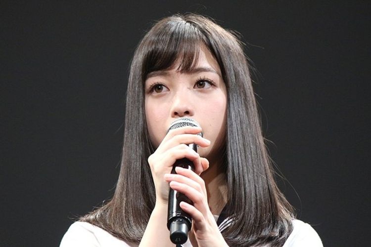 橋本環奈、レアな姿で生熱唱！サカナクションのカバーも