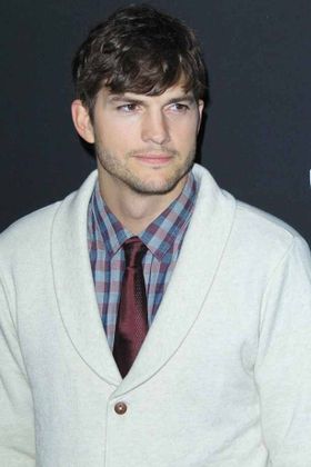 ミラ・クニスとの極秘挙式を認めたアシュトン・カッチャー