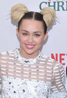 米大統領選についてコメントしているマイリー・サイラス