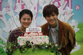 『植物図鑑 運命の恋、ひろいました』のイベントに登場した高畑充希、岩田剛典(EXILE/三代目J Soul Brothers)