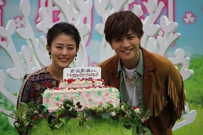 『植物図鑑 運命の恋、ひろいました』のイベントに登場した高畑充希、岩田剛典(EXILE/三代目J Soul Brothers)