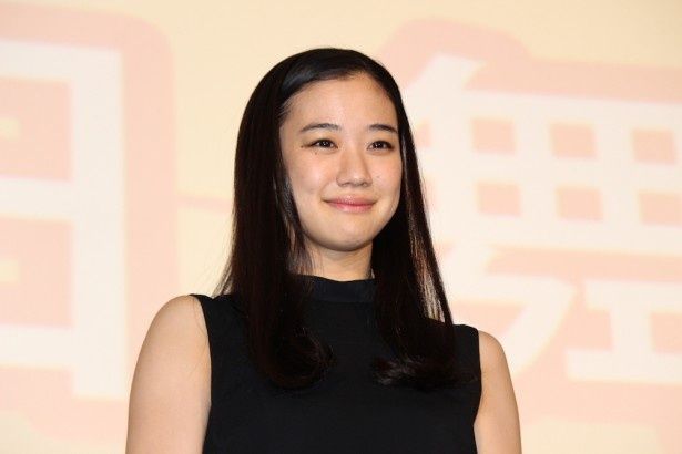 蒼井優も晴れやかな笑顔！