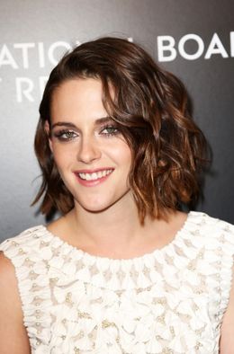 女性シンガーとキスしている姿をパパラッチされたクリステン・スチュワート