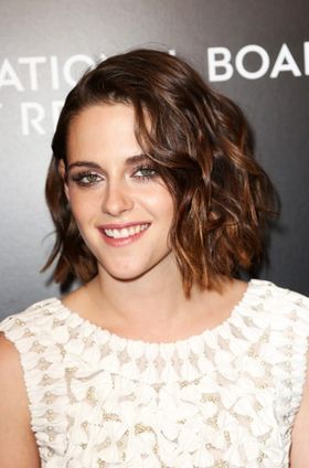 女性シンガーとキスしている姿をパパラッチされたクリステン・スチュワート