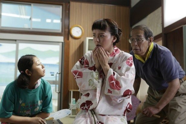 73歳のカツ(倍賞美津子)が、20歳の姿(多部未華子)となる