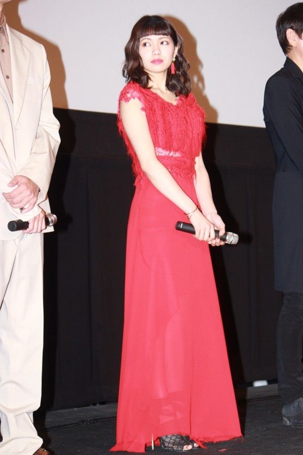 【写真を見る】妖艶でセクシー！二階堂ふみの全身ショット
