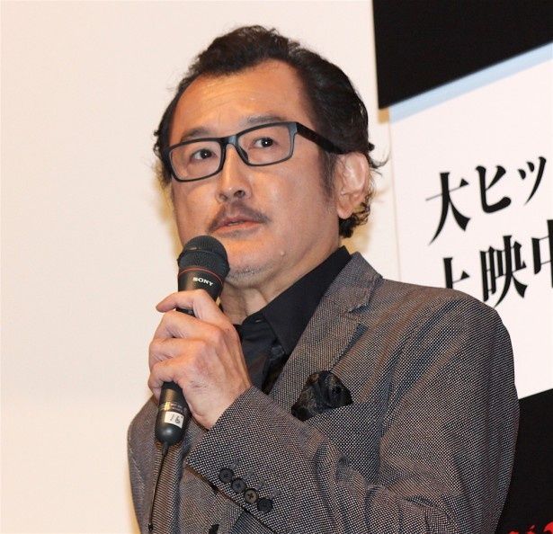本作のキーとなる老人・四十澤想一を演じる吉田鋼太郎