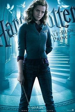 美少女から大人の女性に成長したエマ扮するハーマイオニー