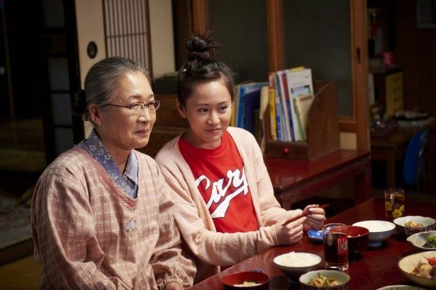 永吉の母と意気投合する由佳