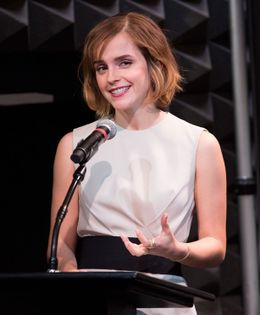 「ハーマイオニーは偽善的？」という記事が掲載され、批判されているエマ・ワトソン