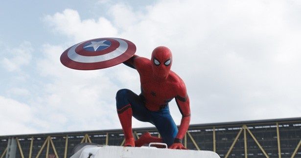 スパイダーマンもアイアンマンチームで参戦