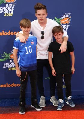 ベッカム家の長男ブルックリン、次男ロメオ、三男クルス