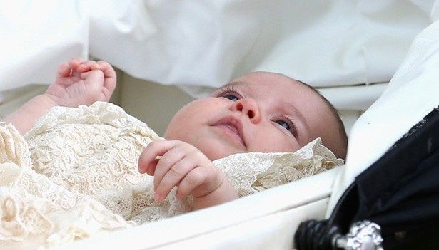 生まれたばかりの頃から大きな瞳が印象的なシャーロット王女